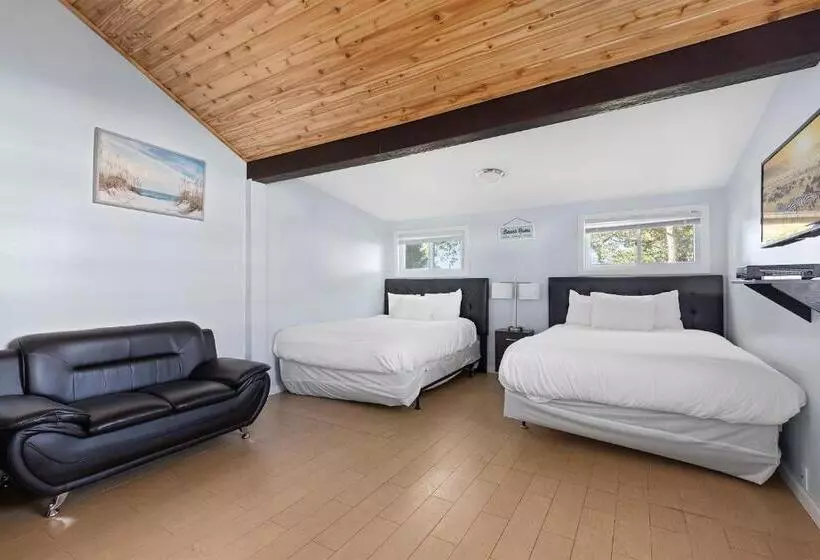 Baywatch Hotel & Marina