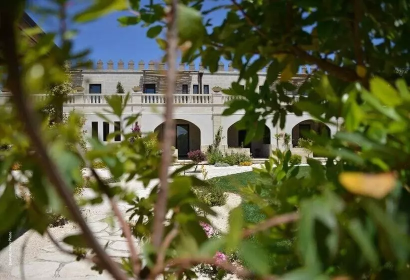 تختخواب و صبحانه Le Scuderie  Castello Monaci