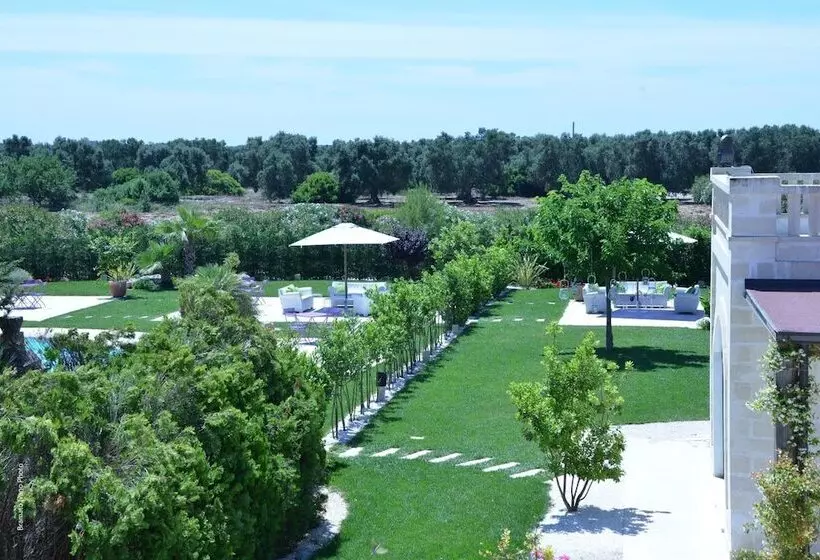تختخواب و صبحانه Le Scuderie  Castello Monaci