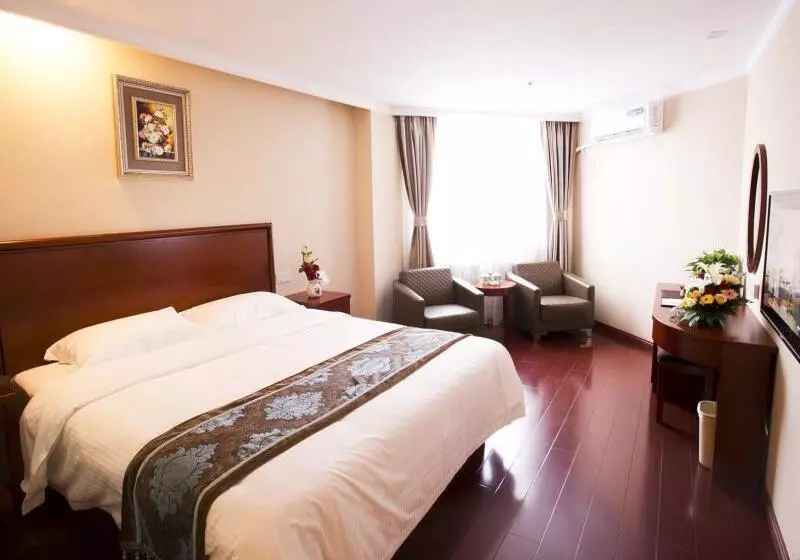Hotelli Greentree Inn Shandong Zibo Zichuan District Flyover Business