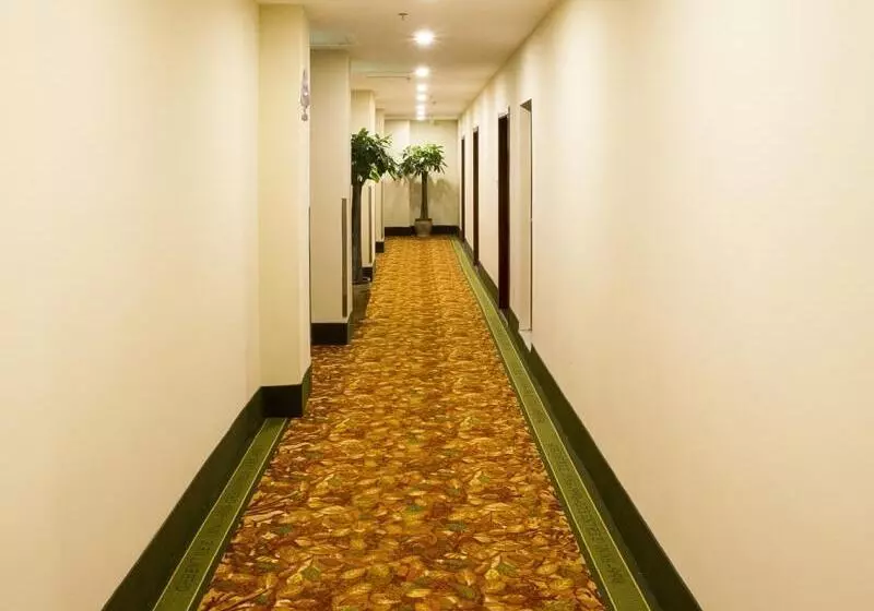 Hotelli Greentree Inn Shandong Zibo Zichuan District Flyover Business