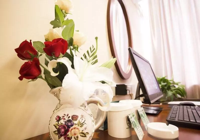 Hotelli Greentree Inn Shandong Zibo Zichuan District Flyover Business