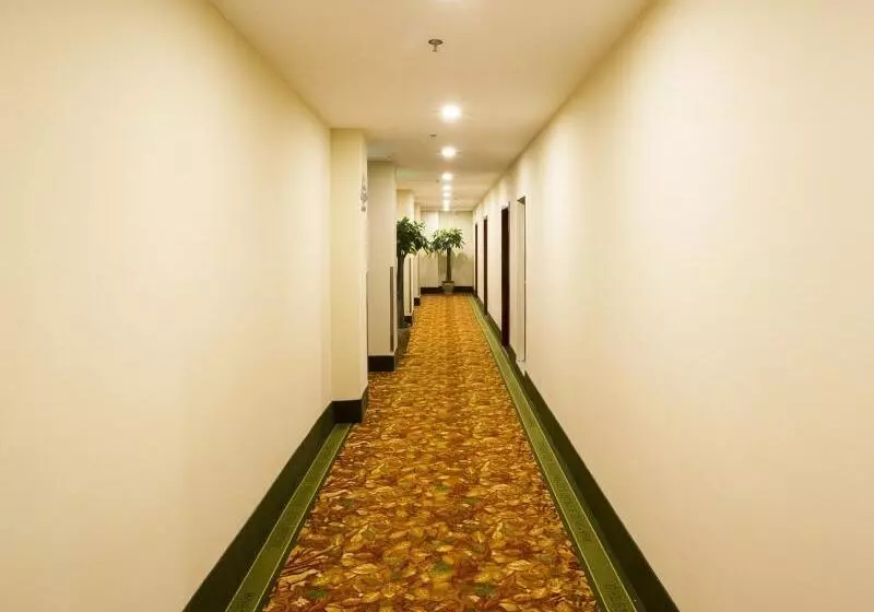 Hotelli Greentree Inn Shandong Zibo Zichuan District Flyover Business