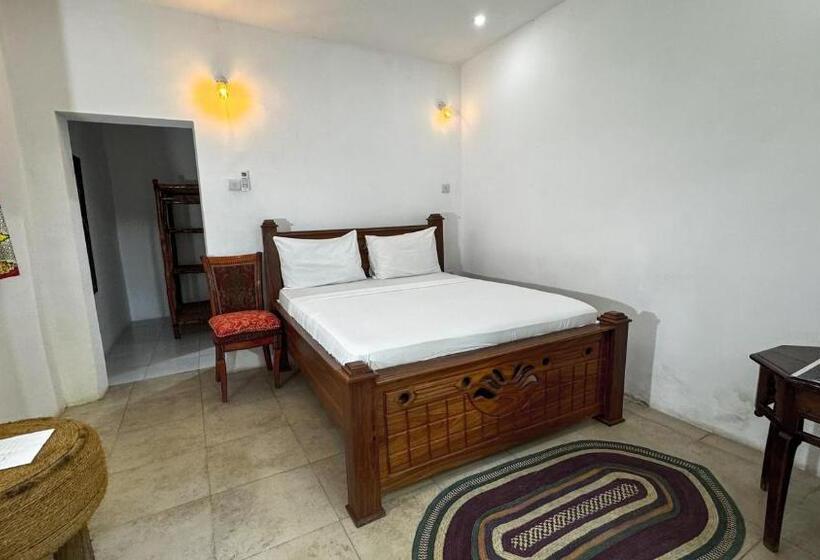 호텔 Kinazi Upepo Beach Eco Lodge