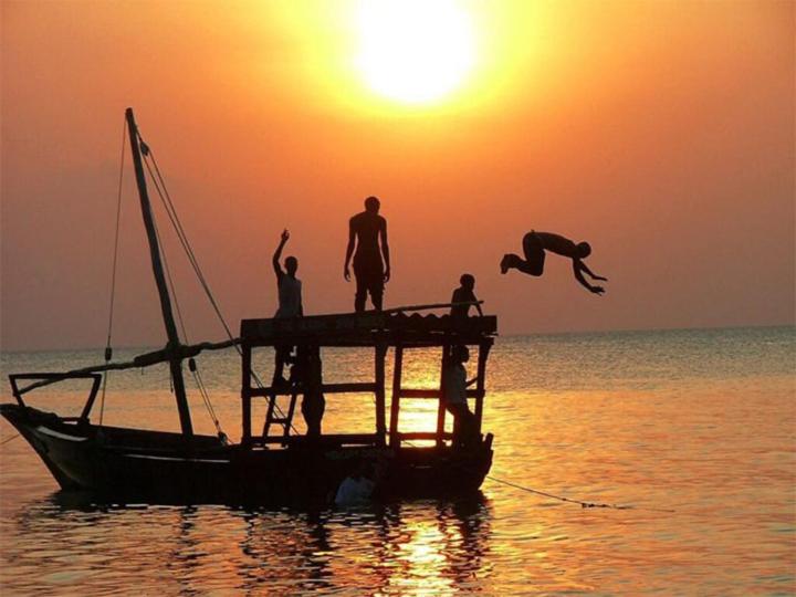 호텔 Kinazi Upepo Beach Eco Lodge