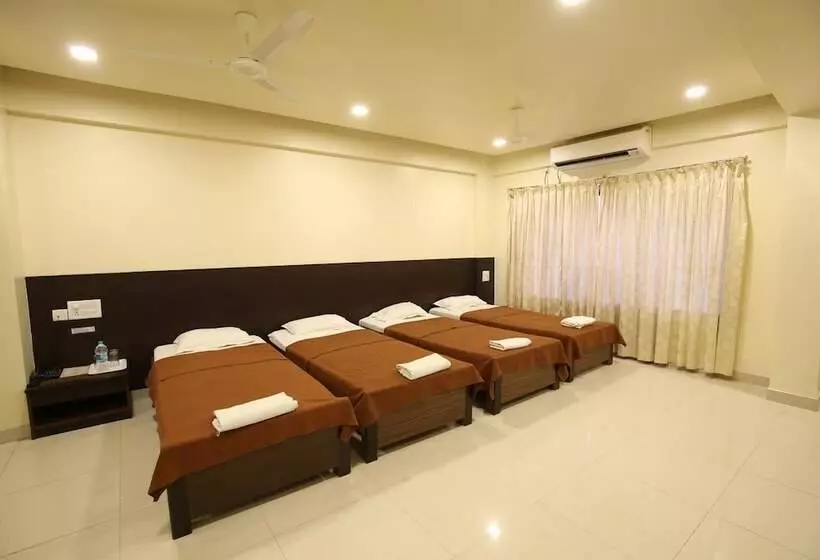 Hotel Kohinoor Square