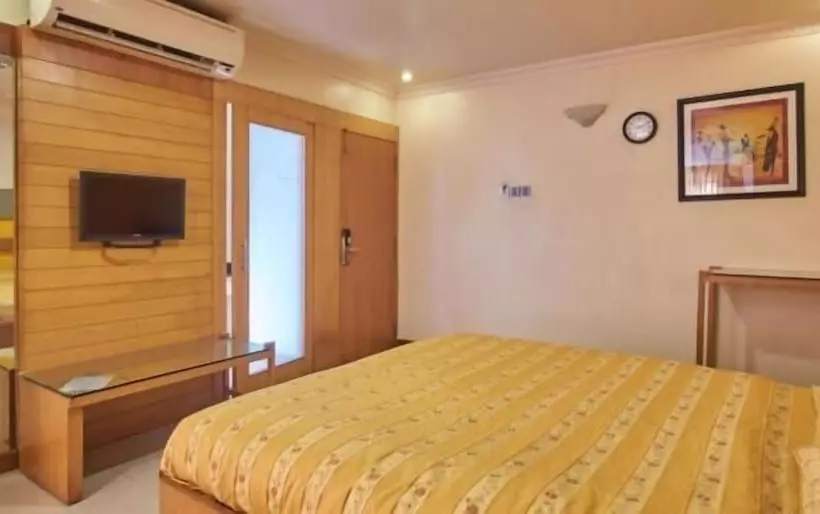Hotel Kohinoor Square