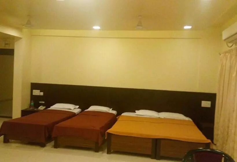 Hotel Kohinoor Square