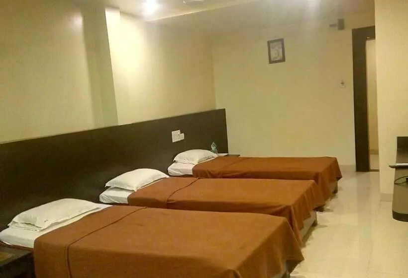 Hotel Kohinoor Square