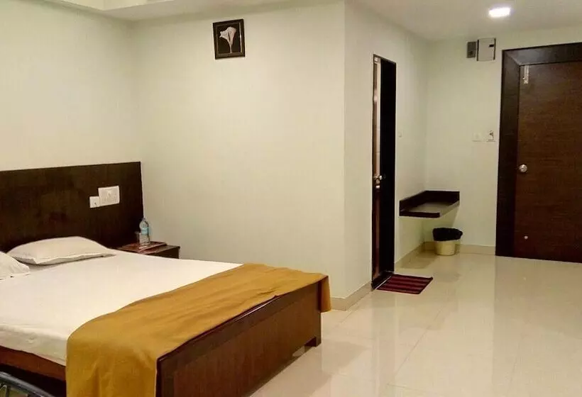 Hotel Kohinoor Square
