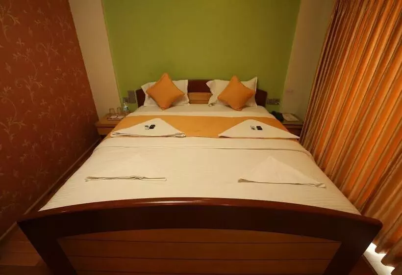 Hotel Kohinoor Square