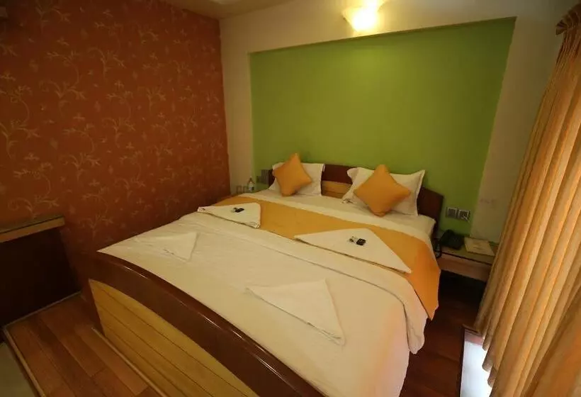 Hotel Kohinoor Square