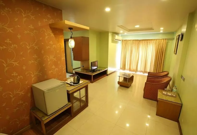 Hotel Kohinoor Square