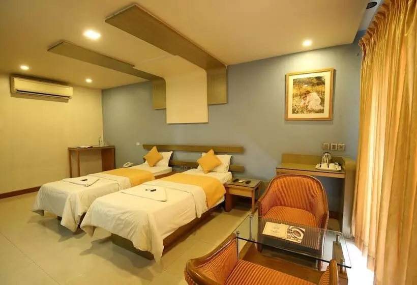 Hotel Kohinoor Square