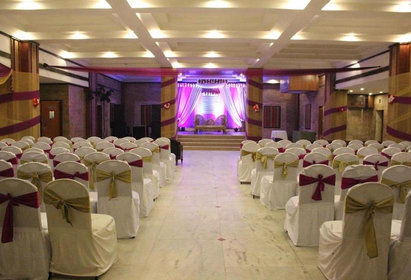 ホテル Leo Fort  Jalandhar