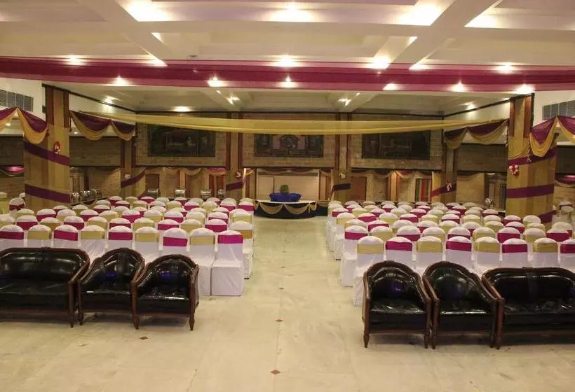 ホテル Leo Fort  Jalandhar