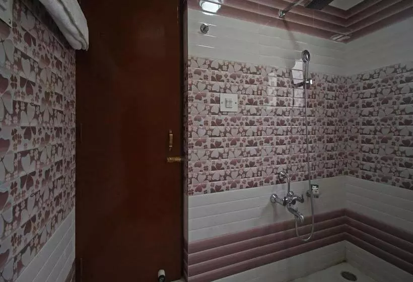 ホテル Oyo Rooms Near Brein Market