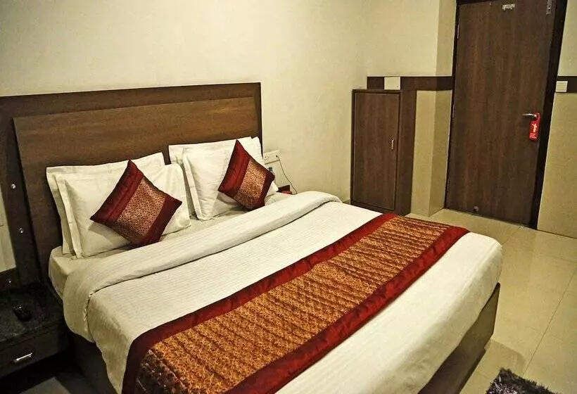 هتل Oyo Rooms Trikuta Nagar
