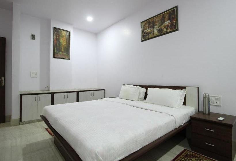 هتل Spot On 38402 Rsp Royals Resort