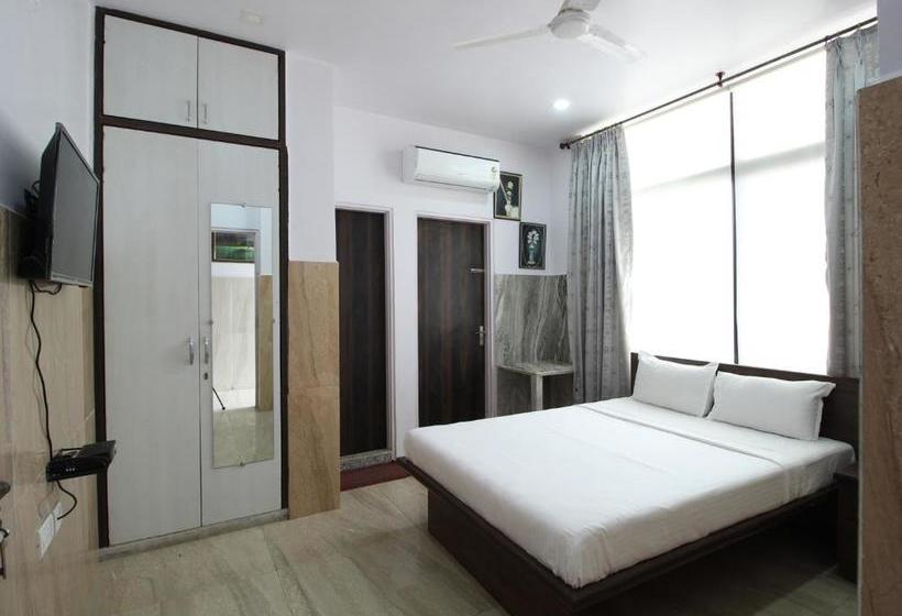 هتل Spot On 38402 Rsp Royals Resort