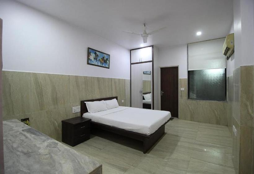 هتل Spot On 38402 Rsp Royals Resort