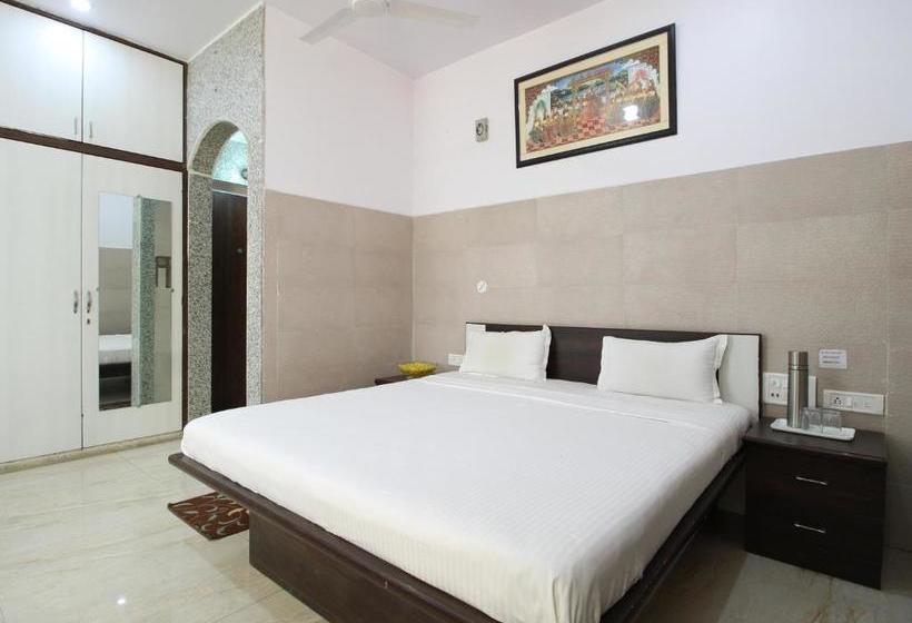 هتل Spot On 38402 Rsp Royals Resort