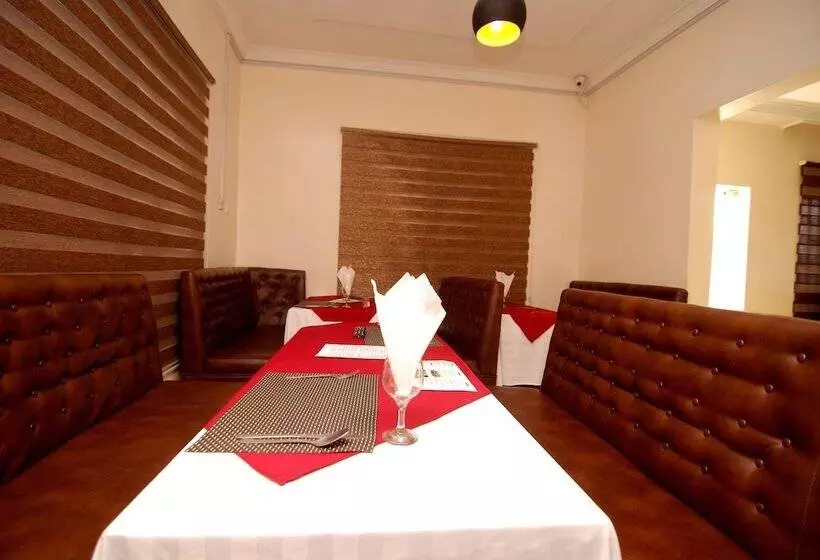 Hotel Vine Apartments & Resort