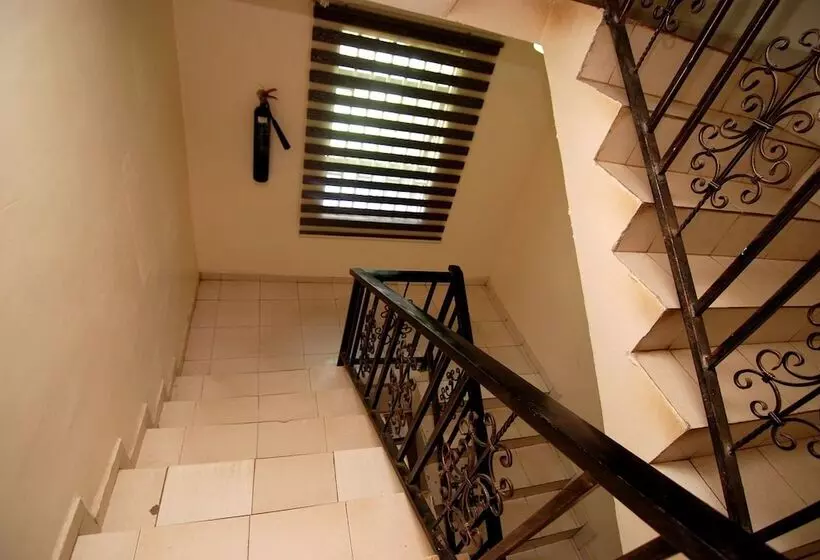 Hotel Vine Apartments & Resort