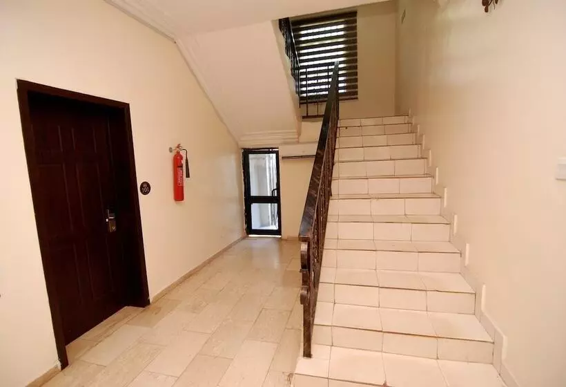 Hotel Vine Apartments & Resort