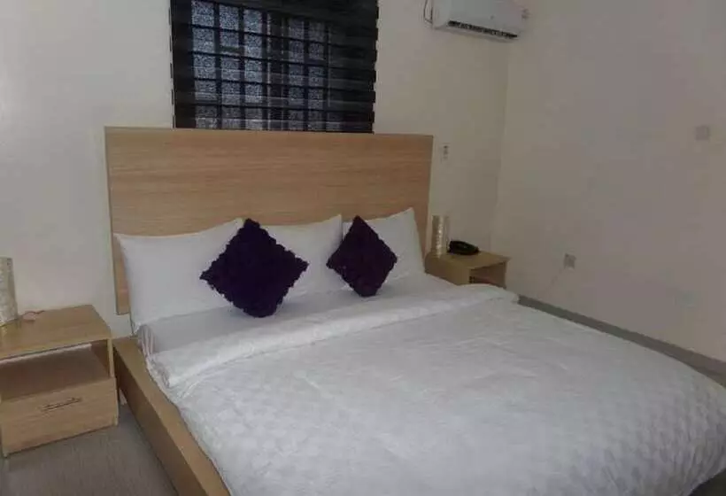 Hotel Vine Apartments & Resort