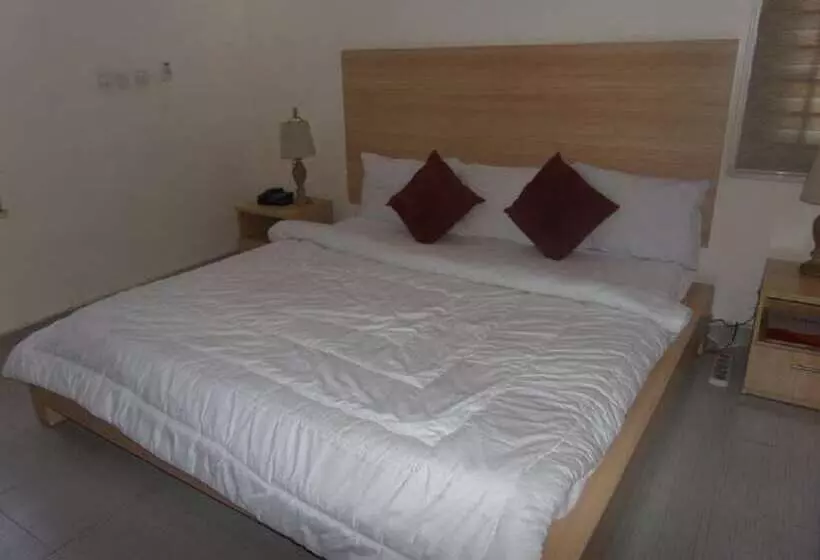 Hotel Vine Apartments & Resort