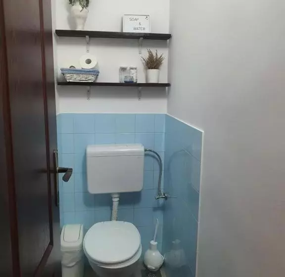 Hostelche Guest House