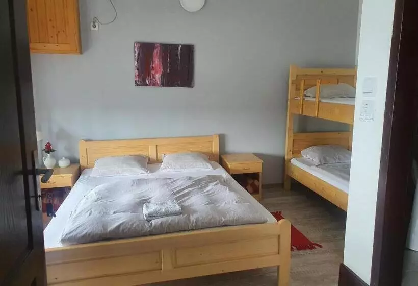 Hostelche Guest House