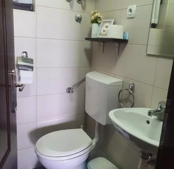 Hostelche Guest House