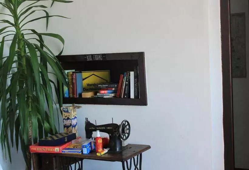 Hostelche Guest House