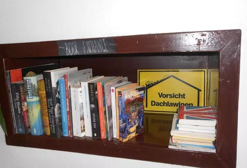 Hostelche Guest House