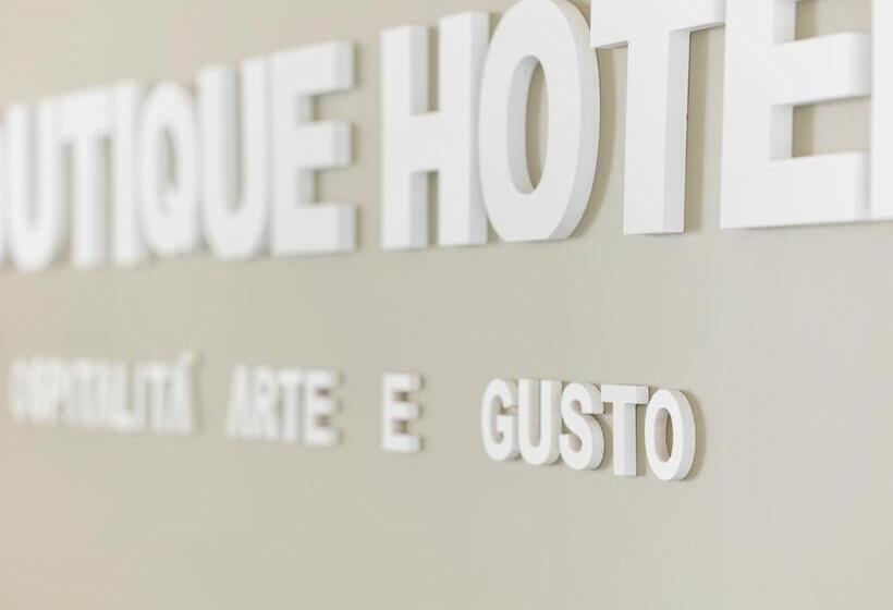 בית מלון כפרי Mane Boutique