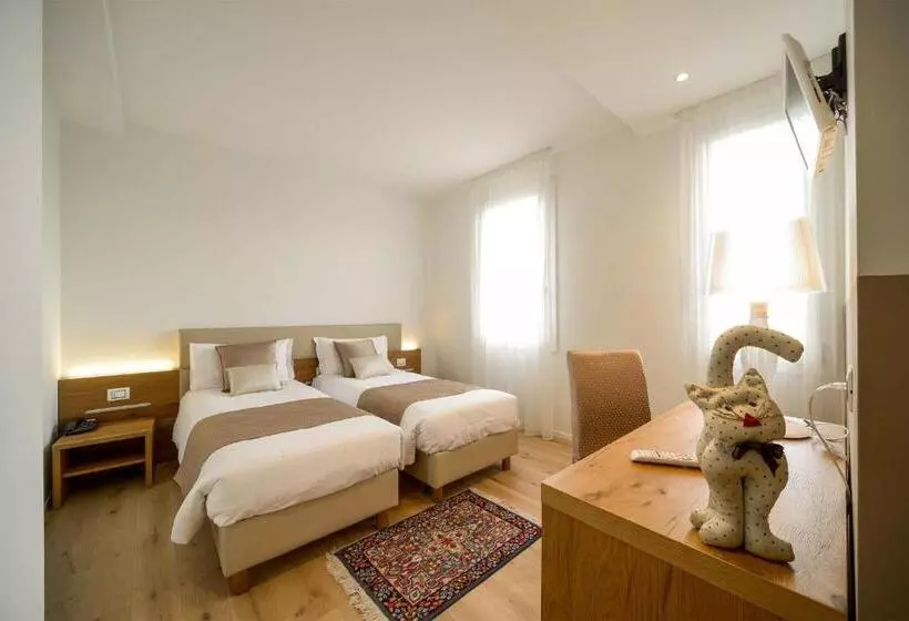 ホテル Ristorante Da Tullio