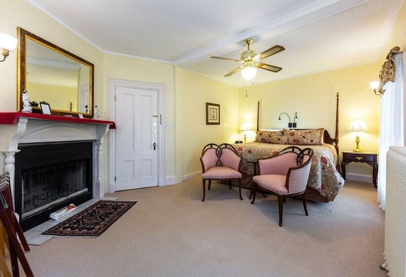 Bed and Breakfast The Elmhurst Inn