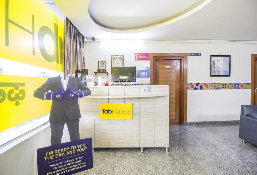 فندق Fab 4 Seasons Silk Board