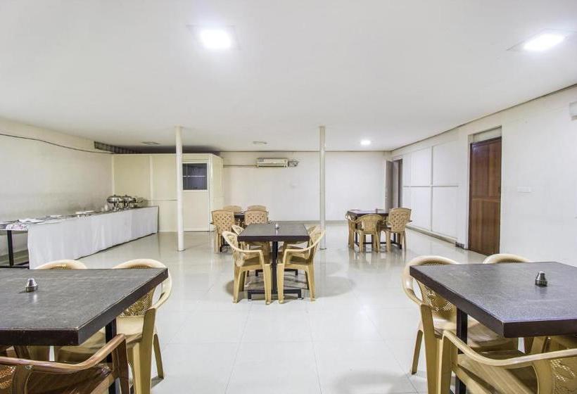 فندق Fab 4 Seasons Silk Board