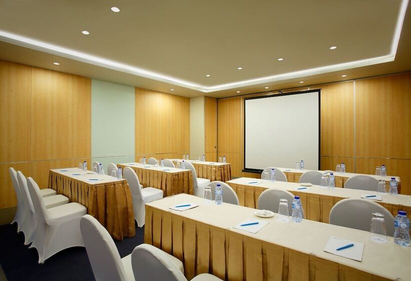 Batiqa Hotel & Apartments Karawang