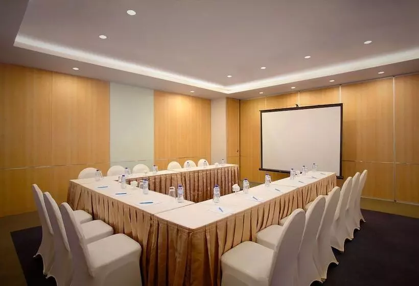 Batiqa Hotel & Apartments Karawang