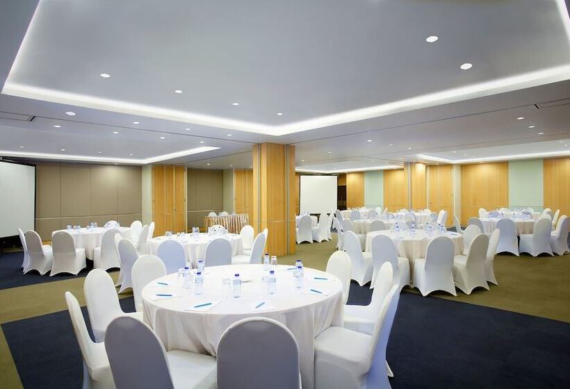 Batiqa Hotel & Apartments Karawang