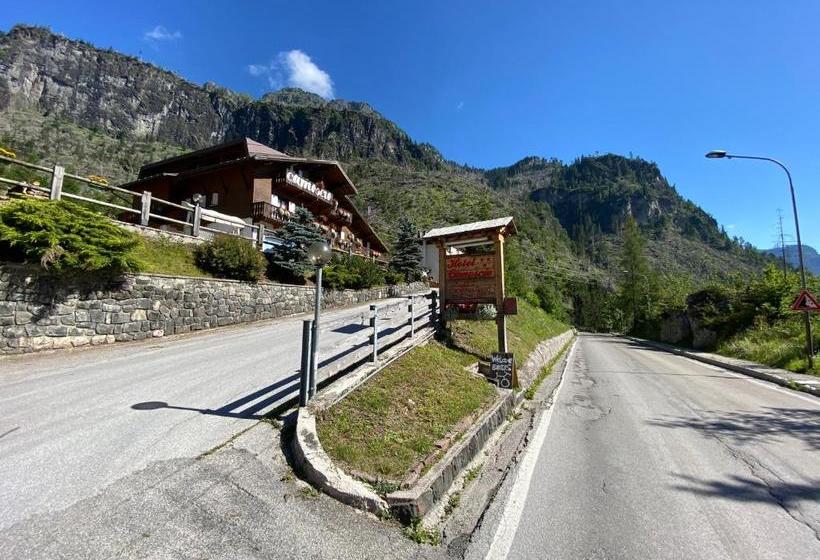 בית מלון כפרי Camoscio