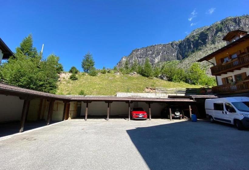 בית מלון כפרי Camoscio