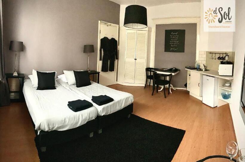 هتل El Sol Zandvoort