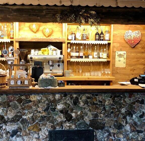 ホテル Flora Alpina