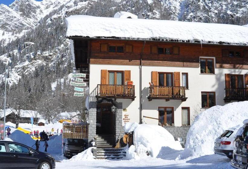 ホテル Flora Alpina