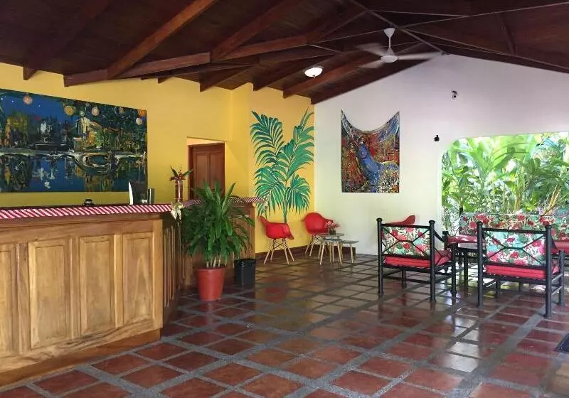 Jaco Hotel Docelunas